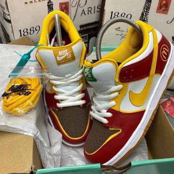 Nike SB Low "McDonald's" 2021...