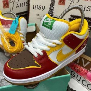 Nike SB Low "McDonald's" 2021...